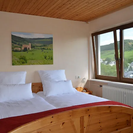 Weingut H. Gindorf Bed & Breakfast Lieser