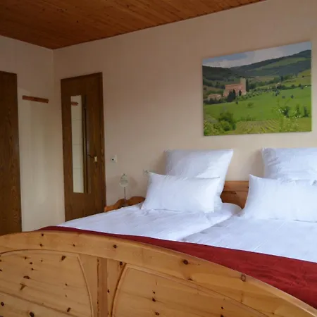 Weingut H. Gindorf Bed & Breakfast