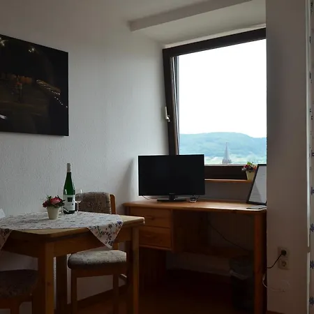 Weingut H. Gindorf 住宿加早餐酒店