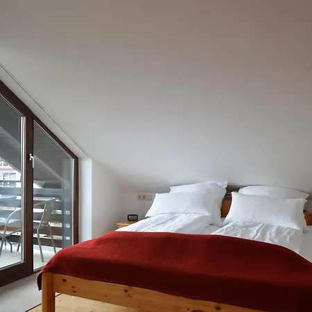 Weingut H. Gindorf ベッド・アンド・ブレックファスト 3*