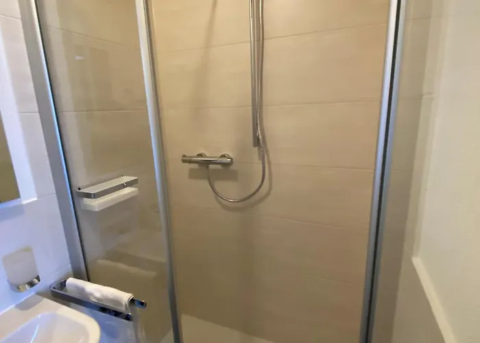 ベッド・アンド・ブレックファスト Weingut H. Gindorf 3*