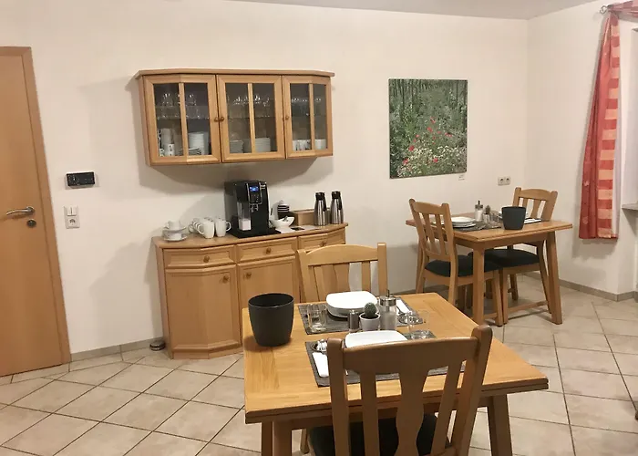 ベッド・アンド・ブレックファスト Weingut H. Gindorf リーザー