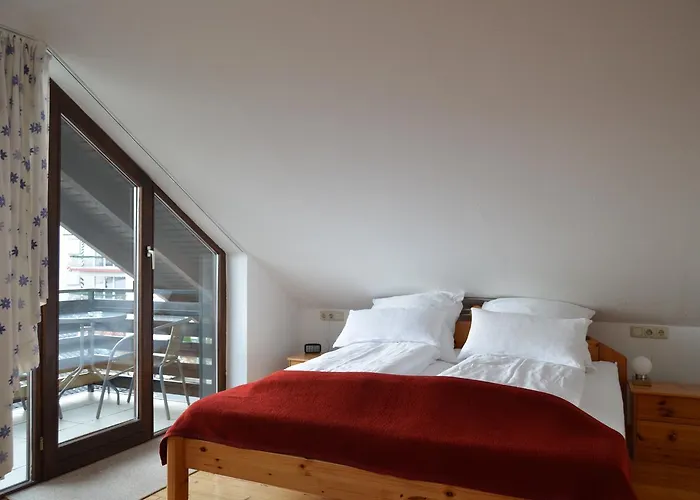 Weingut H. Gindorf ベッド・アンド・ブレックファスト 3*